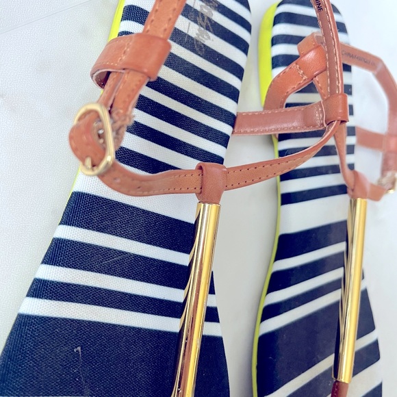 Mossino summer sandals navy, with gold hardware, size 7.5 - Picture 3 of 3